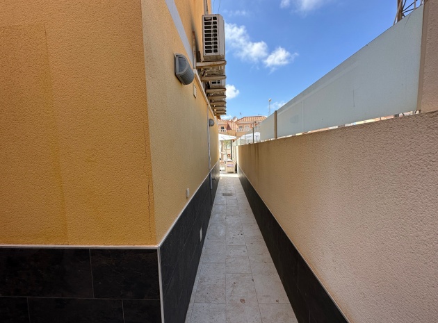 Resale - Townhouse - La Zenia