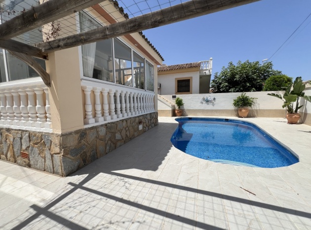 Återförsäljning - Villa - Playa Flamenca - Urb Horizonte