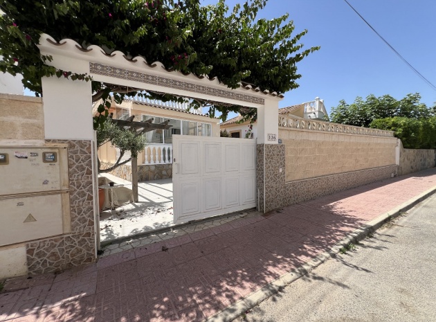 Återförsäljning - Villa - Playa Flamenca - Urb Horizonte