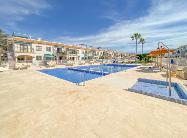 Återförsäljning - Villa - Torrevieja - jardin del mar