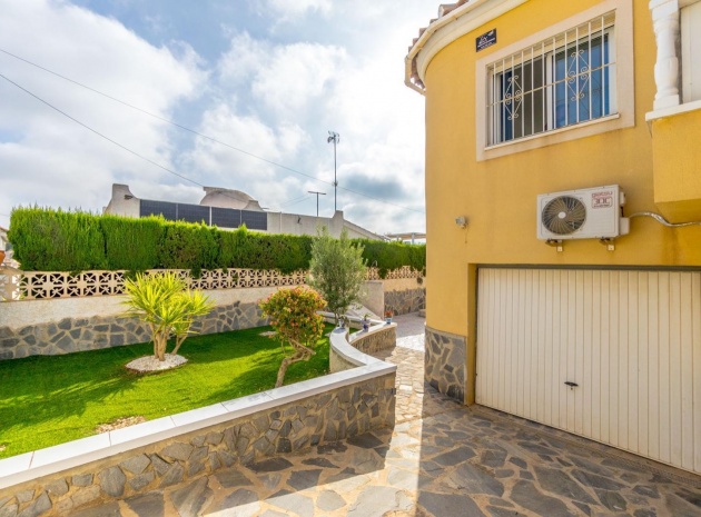 Resale - Villa - Villamartin - blue lagoon