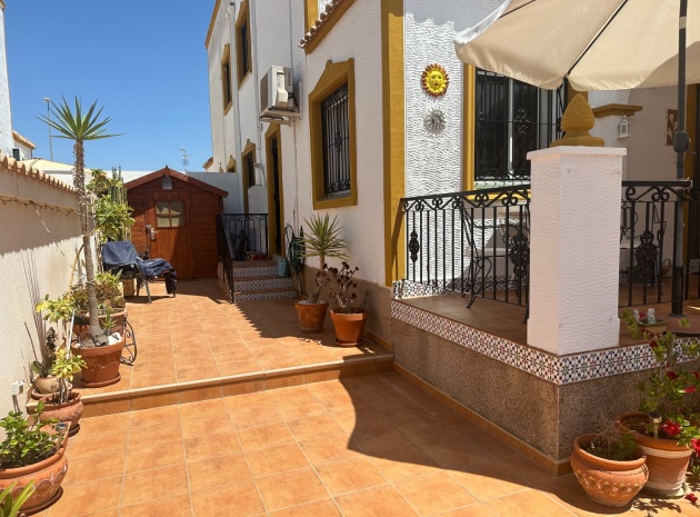 Resale - Townhouse - Los Montesinos - Entre Naranjos