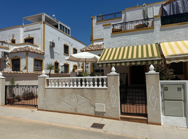 Resale - Townhouse - Los Montesinos - Entre Naranjos