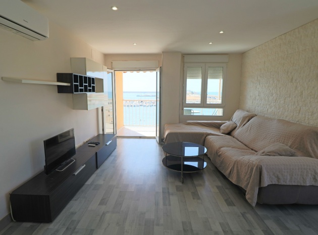 Resale - Apartment - Torrevieja - 1st line to the sea