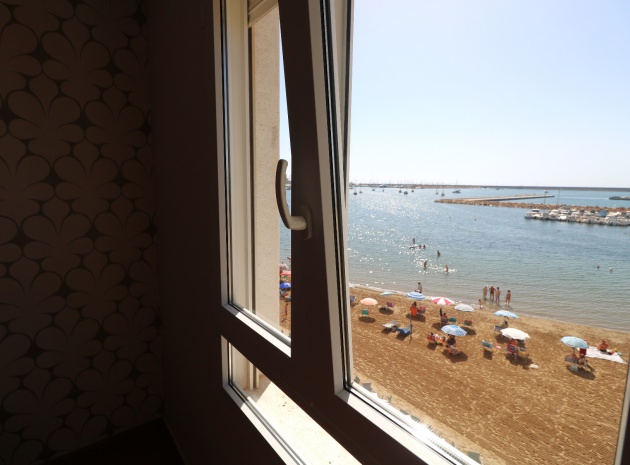 Resale - Apartment - Torrevieja - 1st line to the sea