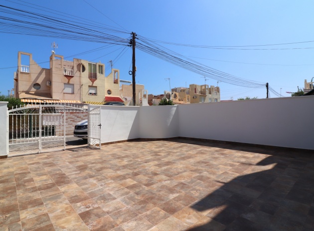 Resale - Villa - Torrevieja - El Salado