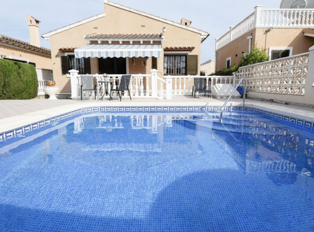 Wederverkoop - Villa - Playa Flamenca - Urb Horizonte