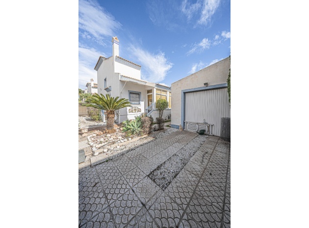 Resale - Villa - Playa Flamenca - Res. Rueda