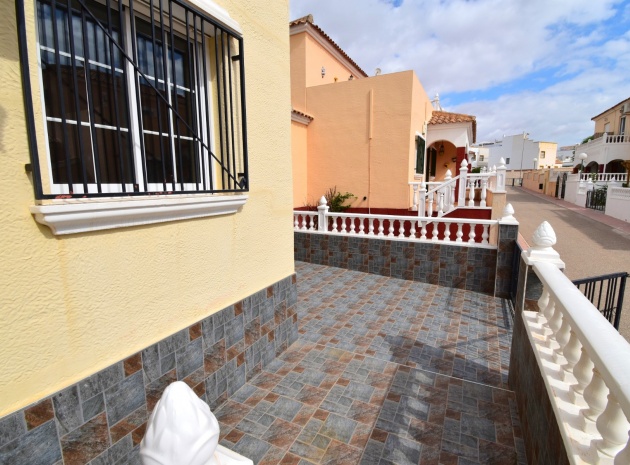 Resale - Villa - Orihuela Costa - Playa Flamenca