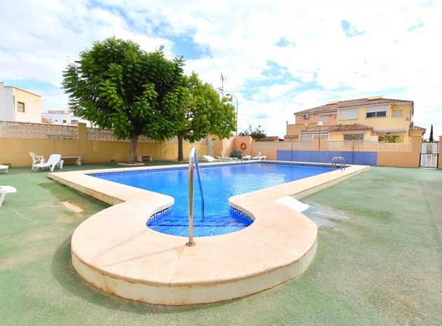 Återförsäljning - Villa - Orihuela Costa - Playa Flamenca