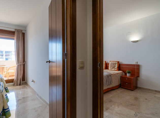 Resale - Apartment - Punta Prima - la entrada