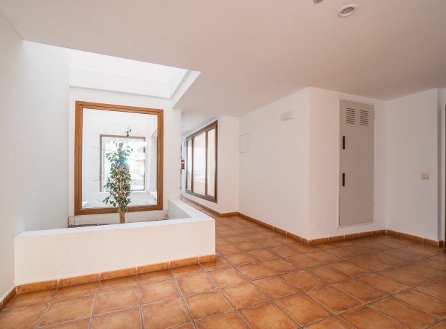 Resale - Apartment - Punta Prima - la entrada