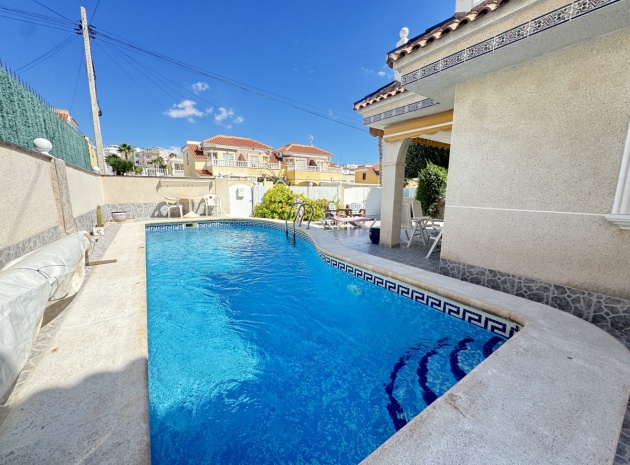 Resale - Villa - Villamartin