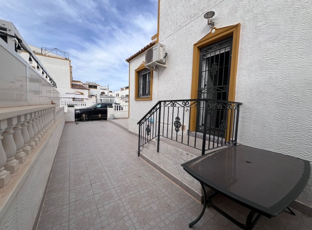 Resale - Townhouse - Los Montesinos - Entre Naranjos