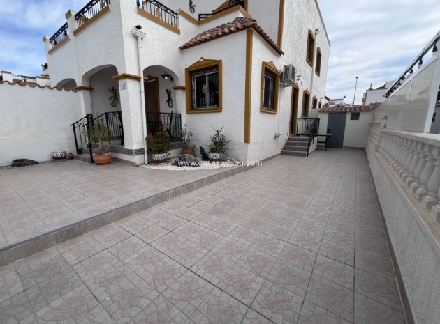 Resale - Villa - Los Montesinos - entre naranjos