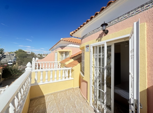 Resale - Townhouse - Villamartin