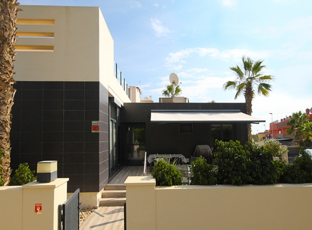 Resale - Townhouse - Villamartin - La Fuente