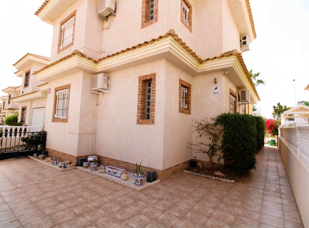 Resale - Villa - Villamartin - Los Dolses