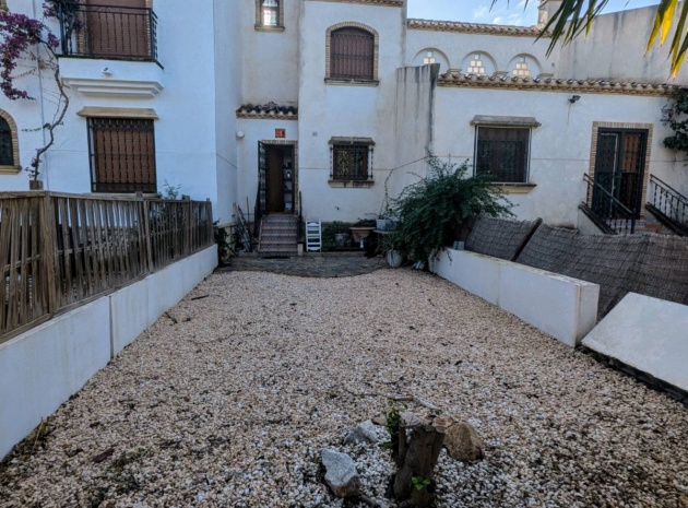 Resale - Townhouse - Villamartin