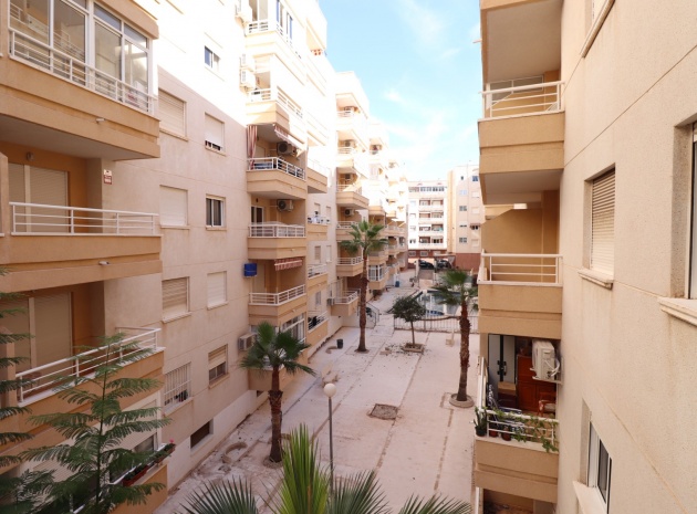 Resale - Apartment - Torrevieja - Torrevieja - Centre