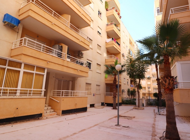 Resale - Apartment - Torrevieja - Torrevieja - Centre