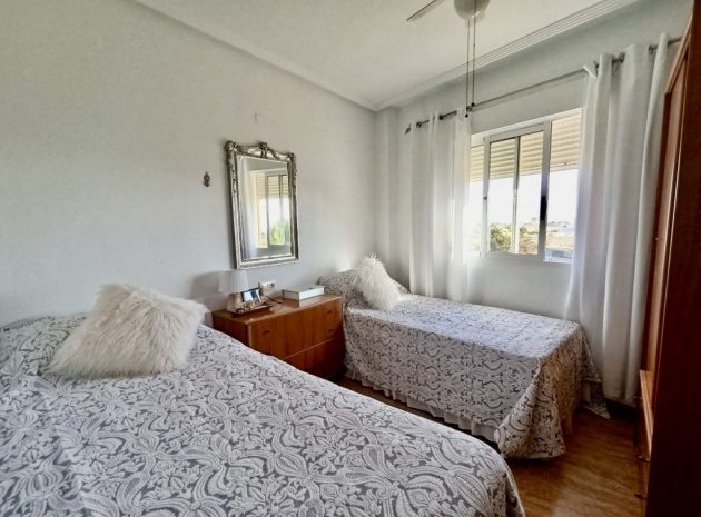 Resale - Apartment - Playa Flamenca - la mirada