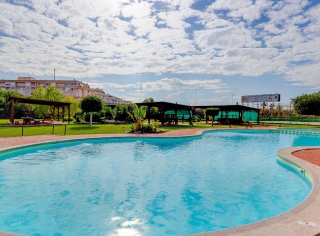 Revente - Appartement - Torrevieja - parque del naciones