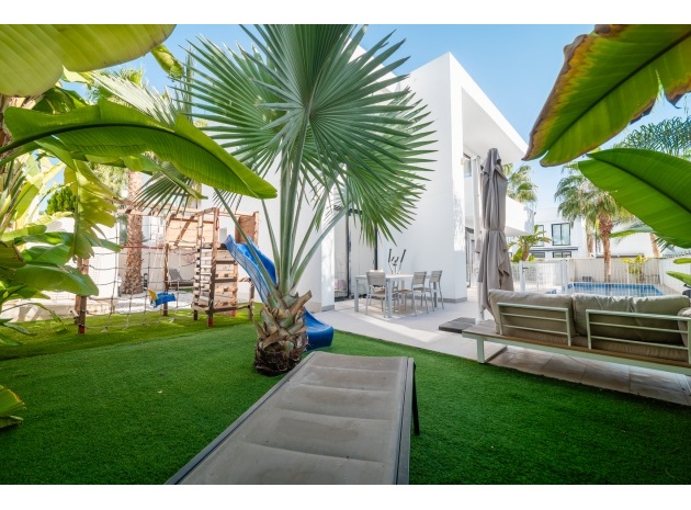 Resale - Villa - Ciudad Quesada - Pueblo Bravo