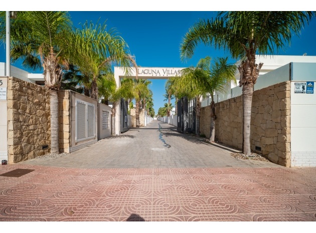 Resale - Villa - Ciudad Quesada - Pueblo Bravo