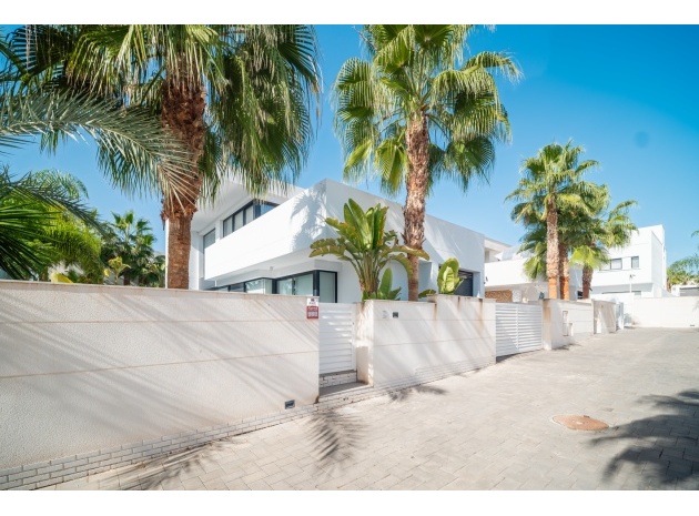 Resale - Villa - Ciudad Quesada - Pueblo Bravo