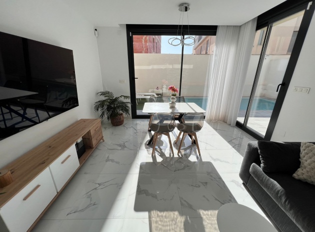 Resale - Villa - Los Montesinos - La Herrada