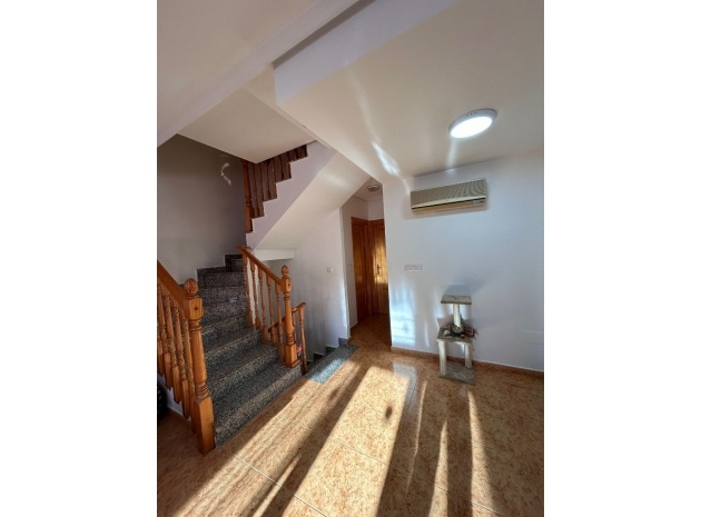 Resale - Townhouse - Torremendo - torremendo