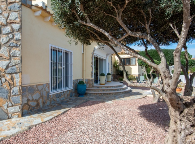 Resale - Villa - Algorfa