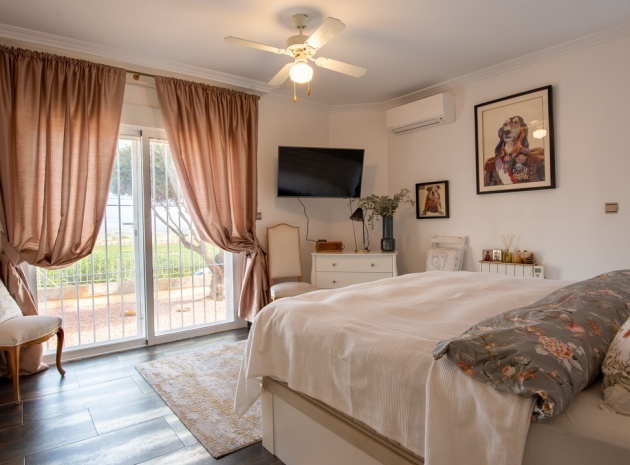 Resale - Villa - Algorfa