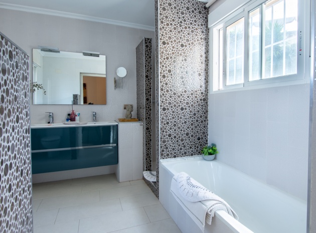 Resale - Villa - Algorfa