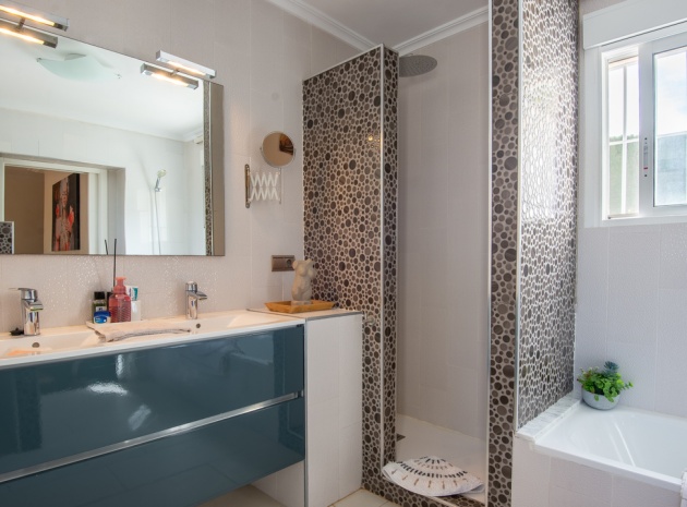 Resale - Villa - Algorfa