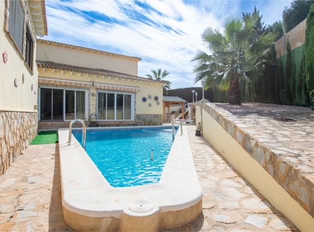 Resale - Villa - Algorfa