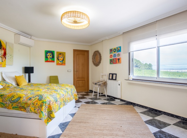 Resale - Villa - Algorfa