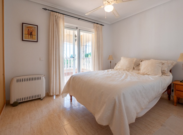Resale - Villa - Algorfa
