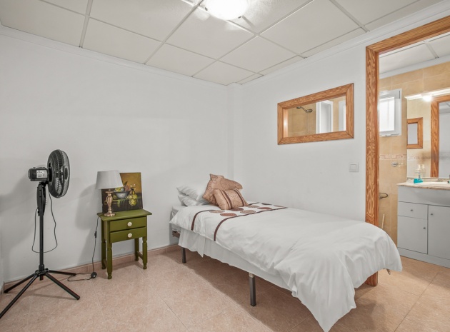 Resale - Villa - Algorfa