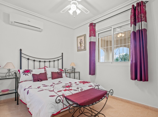Resale - Villa - Algorfa