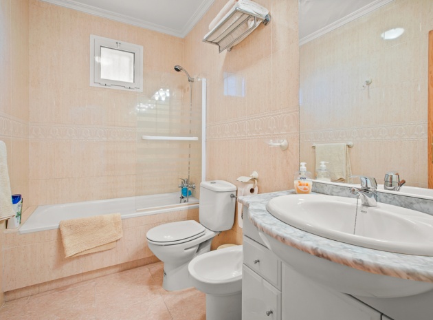Resale - Villa - Algorfa