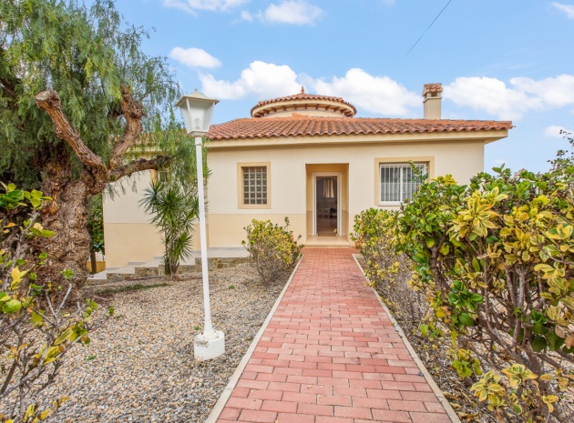 Resale - Villa - Algorfa