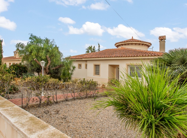 Resale - Villa - Algorfa