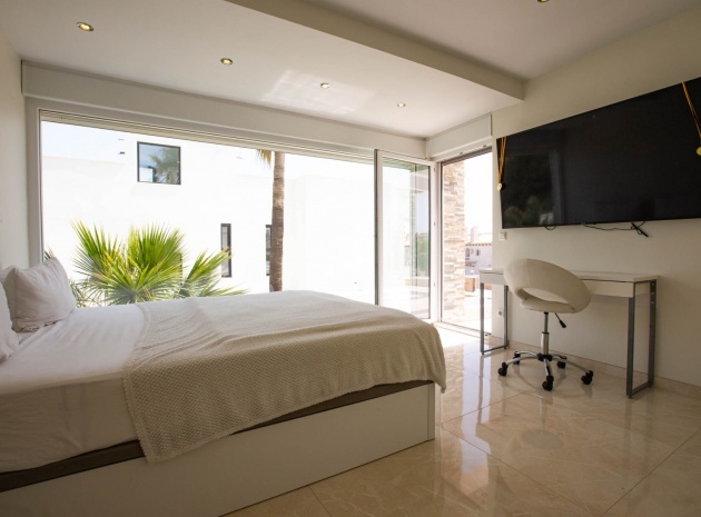 Resale - Villa - La Zenia