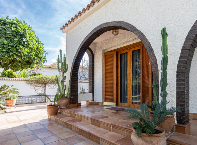 Resale - Villa - La Zenia - beachside