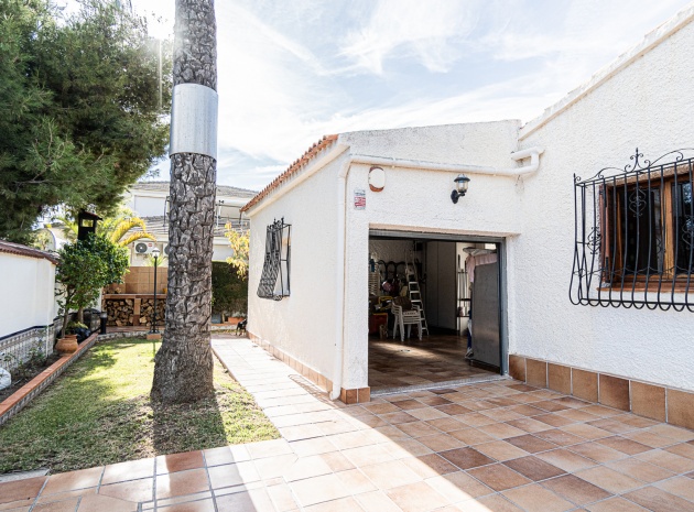 Resale - Villa - La Zenia - beachside
