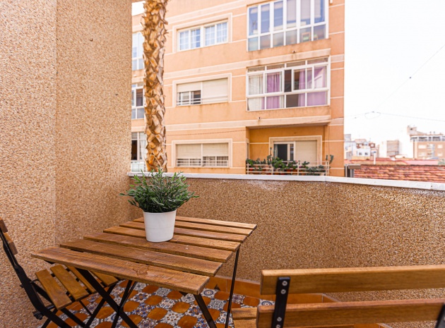 Återförsäljning - Lägenhet - Torrevieja
