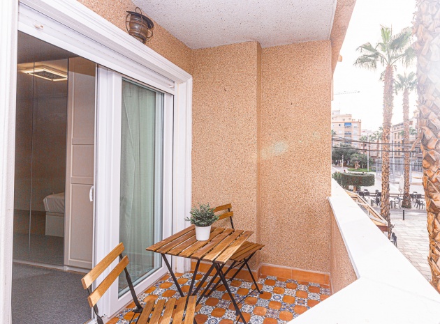 Återförsäljning - Lägenhet - Torrevieja