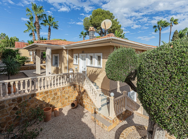 Resale - Villa - Villamartin - las filipinas